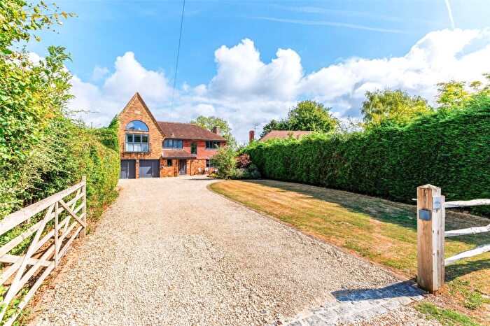 6 Bedroom Detached House For Sale In Jays, West Heath, RG26