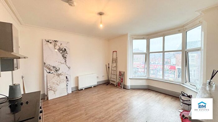 2 Bedroom Flat To Rent In Fosse Road North, Leicester, LE3