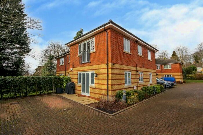 1 Bedroom Flat To Rent In Netherby Gardens, Bracknell, RG12