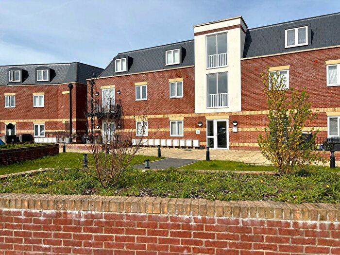 2 Bedroom Flat To Rent In New Lane, Havant, Hampshire, PO9