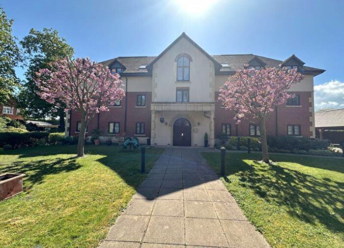 2 Bedroom Apartment For Sale In Orsett Village, RM16