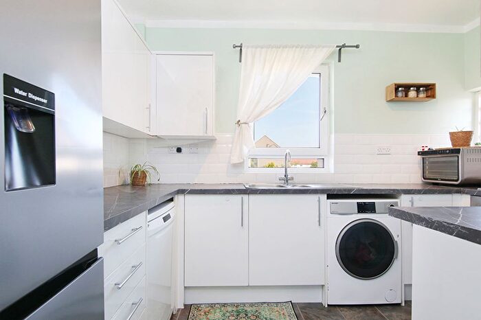 2 Bedroom Flat For Sale In Kennington Avenue, Loanhead, EH20
