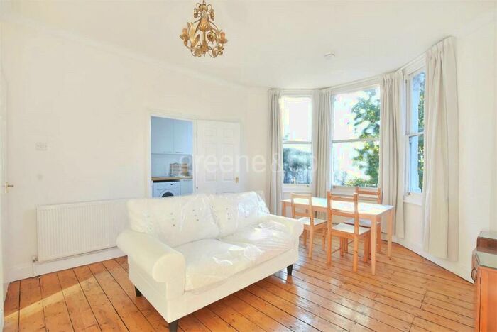 3 Bedroom Flat To Rent In Fordwych Road London, NW2