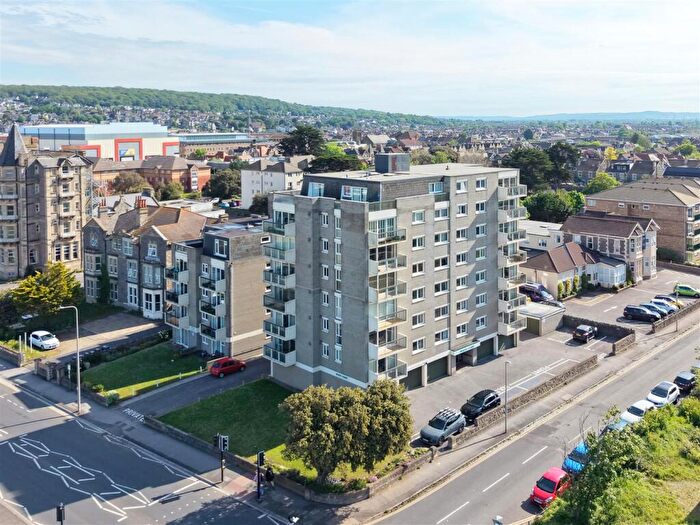 2 Bedroom Flat For Sale In Beach Road, Weston-Super-Mare, BS23