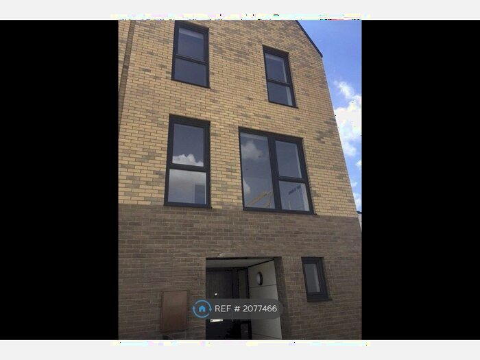 3 Bedroom Terraced House To Rent In Sandpiper Drive, London, HA2