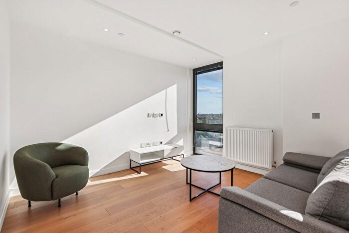 1 Bedroom Flat To Rent In Twickenham Gateway, London Road, Twickenham, TW1