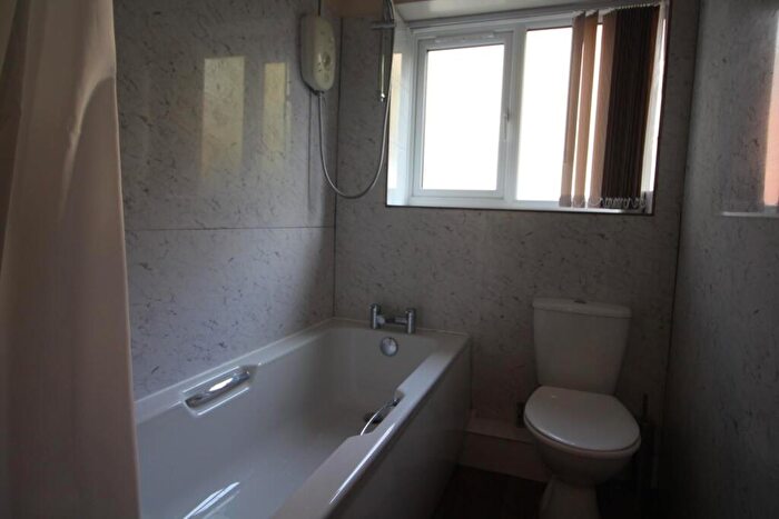 1 Bedroom Flat To Rent In Stanley Road, Old Trafford, Manchester, M16