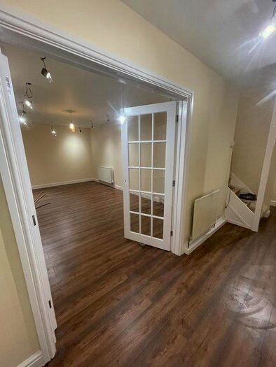 4 Bedroom Terraced House To Rent In Ballantyne Road, Farnborough, GU14