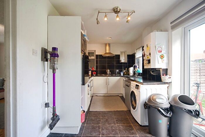 3 Bedroom End Of Terrace House For Sale In Barclay Road, London, N18