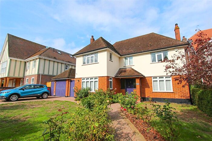 6 Bedroom Detached House For Sale In Warren Road, Leigh On Sea, Essex, SS9