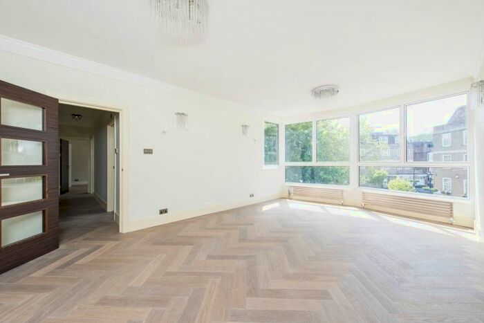 2 Bedroom Flat To Rent In Hyde Park Crescent, London, W2