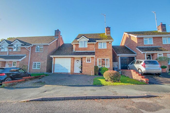 3 Bedroom Detached House For Sale In Beech Hill, Haywards Heath, RH16
