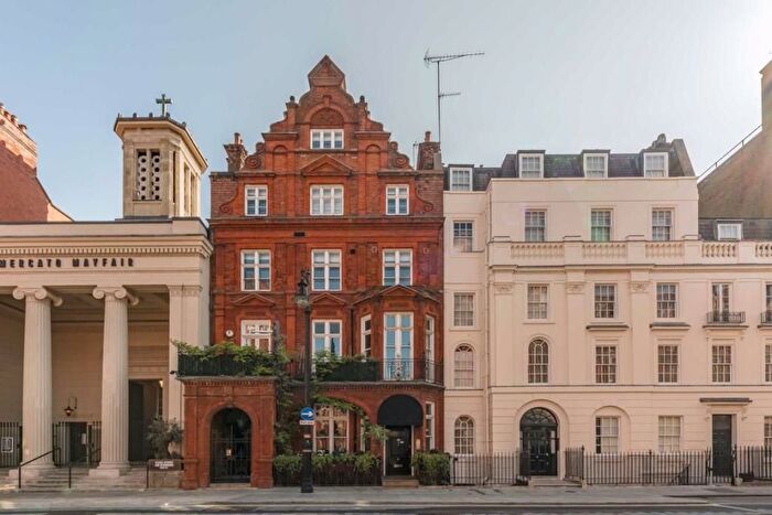 3 Bedroom Flat To Rent In North Audley Street, London, W1K