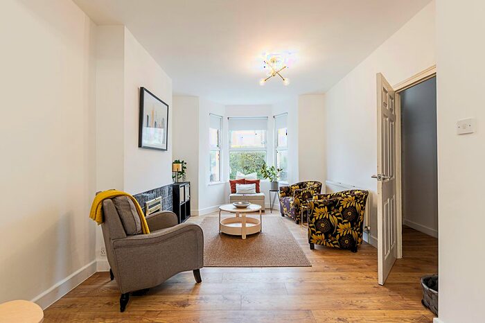 3 Bedroom Town House To Rent In Choumert Road, London, SE15
