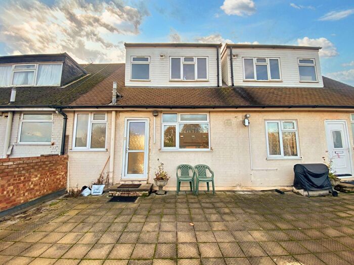 2 Bedroom Property To Rent In Oxford Road, Denham, UB9