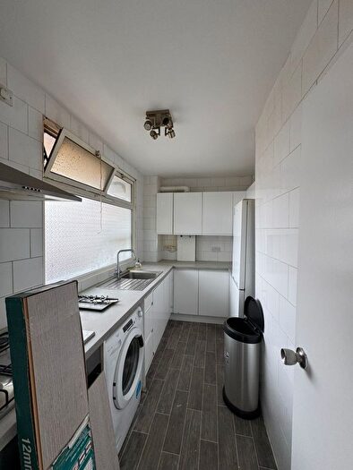 2 Bedroom Flat To Rent In Wellesley Street, London, E1