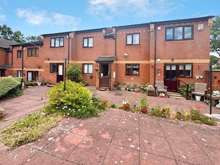 2 Bedroom Flat For Sale In Romney Way, Birmingham, B43