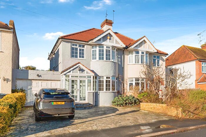 4 Bedroom Semi Detached House For Sale In Fanshawe Crescent, Ware, SG12