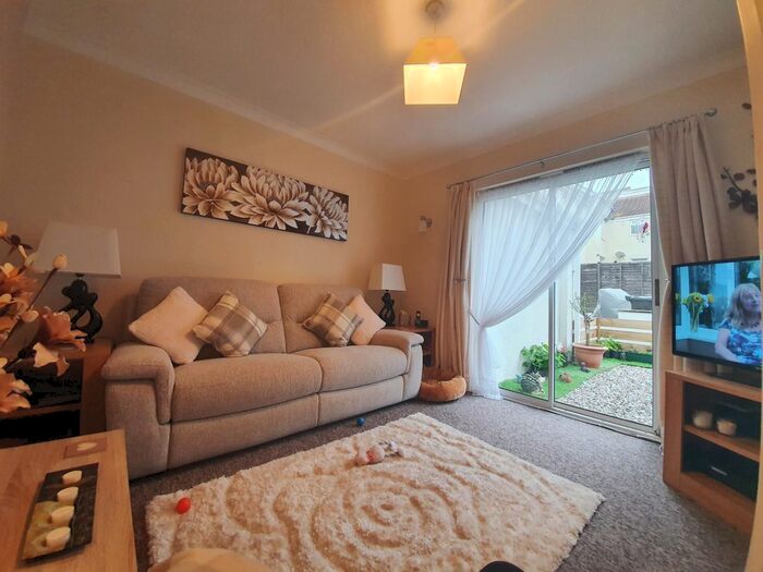 2 Bedroom Property To Rent In Preston Down Road, Preston, Paignton, TQ3