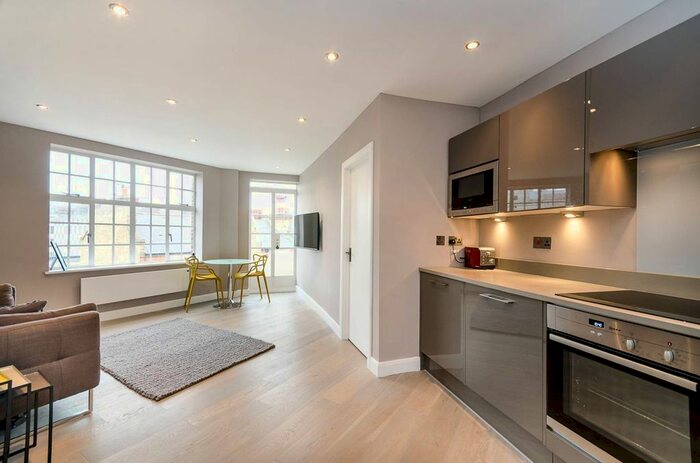 1 Bedroom Flat To Rent In Regency Place, Westminster, London, SW1P