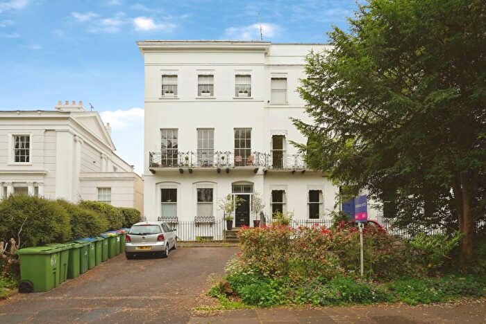 2 Bedroom Flat For Sale In Pittville Lawn, Gloucestershire, GL52
