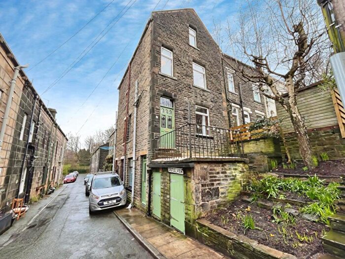 2 Bedroom End Of Terrace House For Sale In Castle View, Todmorden, OL14