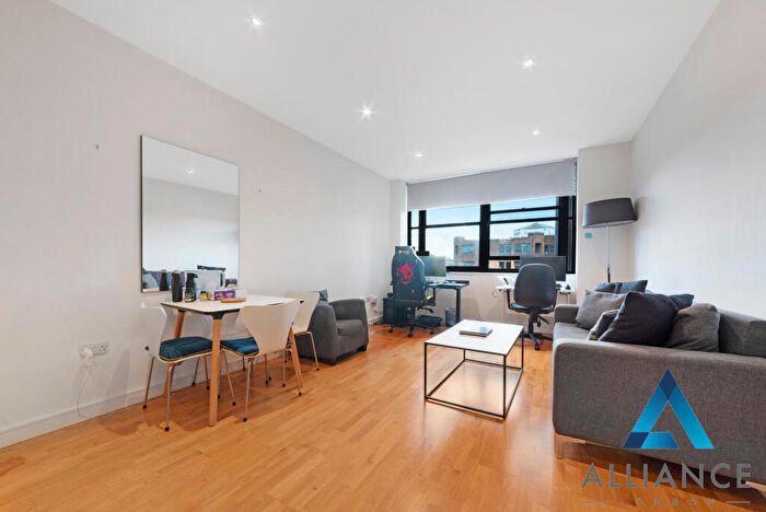 Flat To Rent In Scimitar House, Eastern Road, Romford, RM1