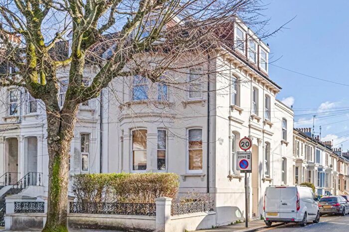 2 Bedroom Flat For Sale In Sackville Road, Hove, BN3