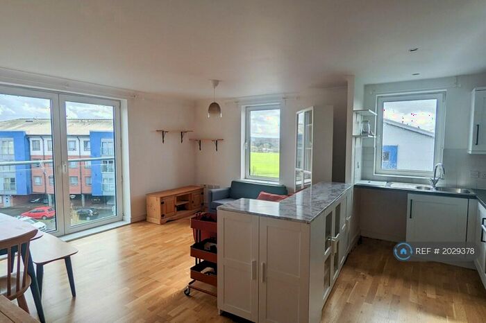 2 Bedroom Flat To Rent In Gallica Court, Sutton, SM1