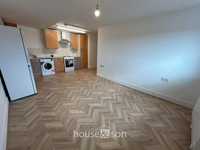 2 Bedroom Flat To Rent In Latimer Road, Bournemouth, BH9