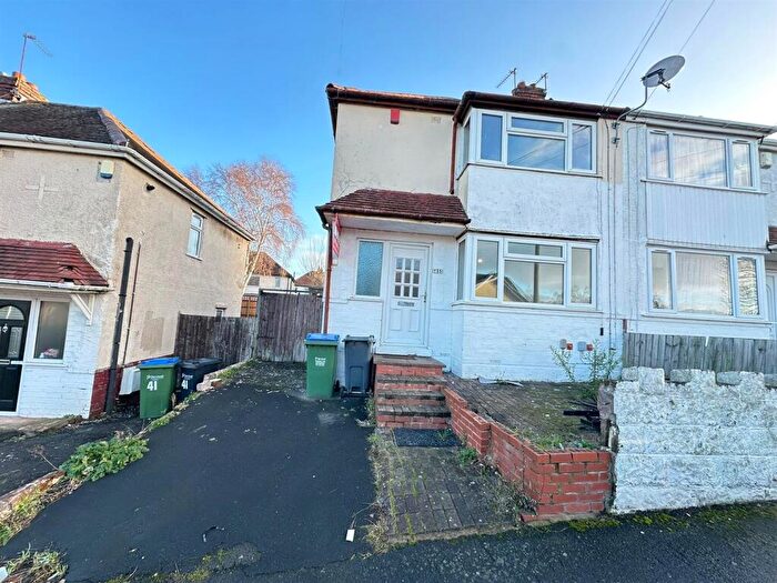 3 Bedroom Semi Detached House To Rent In Tunnel Road, West Bromwich, B70