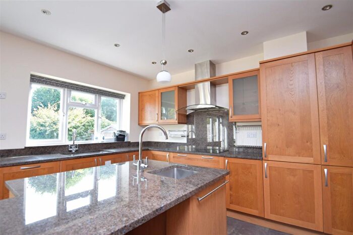 5 Bedroom Semi-Detached House To Rent In Albury Drive, Pinner, HA5