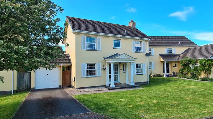 4 Bedroom Detached House For Sale In Lower Cross Road, Barnstaple, EX31