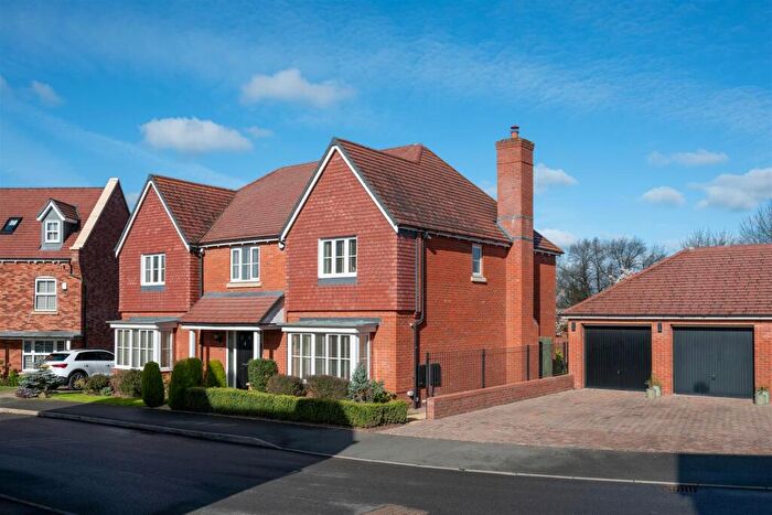5 Bedroom Detached House For Sale In Amphlett Close, Hagley, Stourbridge, DY9