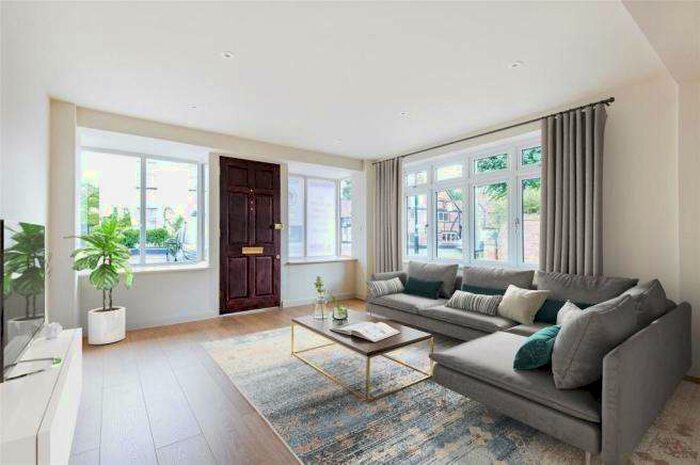 2 Bedroom Flat To Rent In Ripley Village, GU23