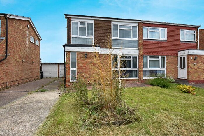 3 Bedroom Semi-Detached House To Rent In Fairview Gardens, Meopham, Gravesend, DA13