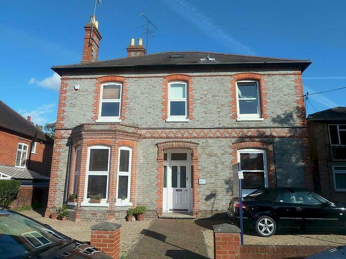 1 Bedroom Apartment To Rent In Hamilton Road, Reading, RG1