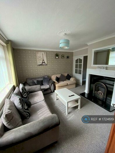 4 Bedroom Semi-Detached House To Rent In Acomb Gardens, Newcastle Upon Tyne, NE5