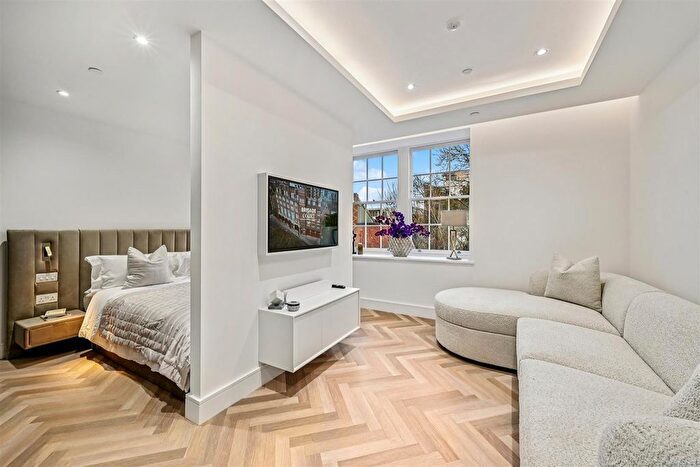 Studio For Sale In Davies House, Southwark, SE1