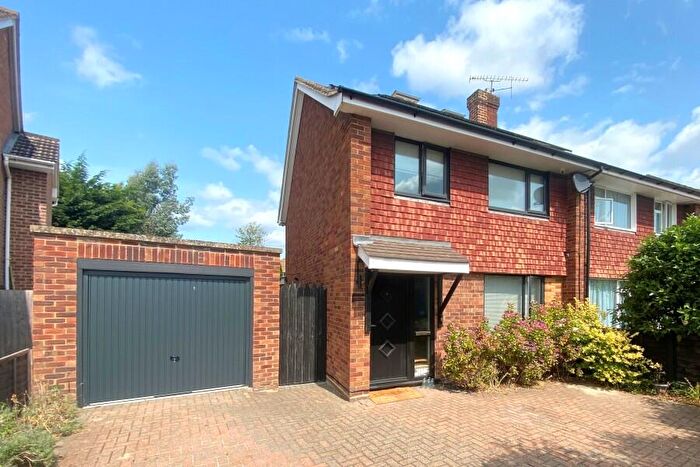 5 Bedroom Semi-Detached House To Rent In West End, GU24