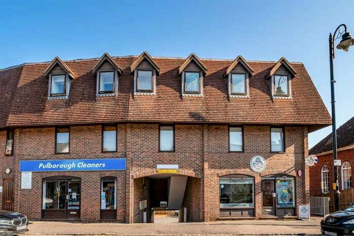 2 Bedroom Flat To Rent In Lower Street, Pulborough, RH20