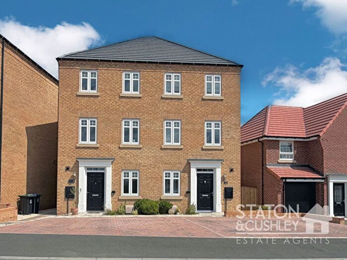 3 Bedroom Semi-Detached House For Sale In Juniper Drive, Rainworth, NG21