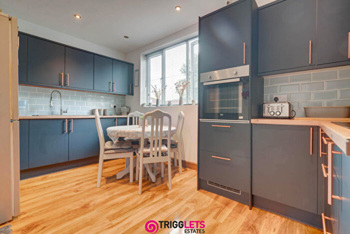 3 Bedroom Semi-Detached House For Sale In Coronation Road, Hoyland, Barnsley, S74