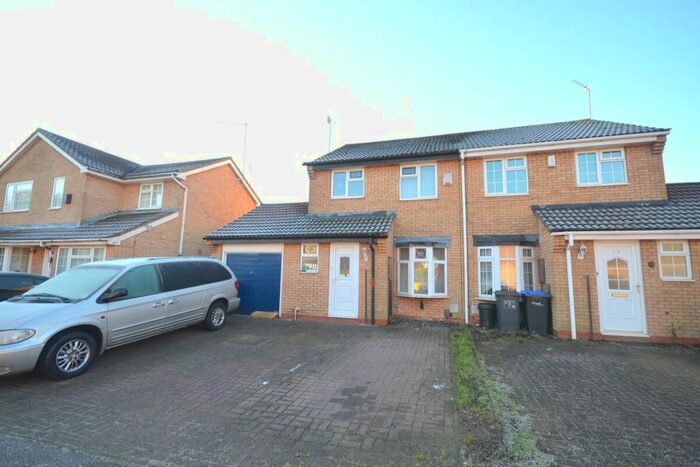 3 Bedroom Semi-Detached House To Rent In Wilford Avenue, Northampton NN3