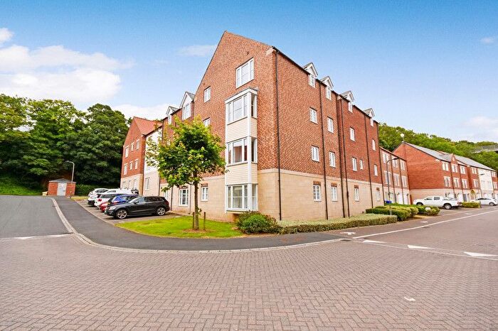 2 Bedroom Flat For Sale In March Court, Whitby, YO22