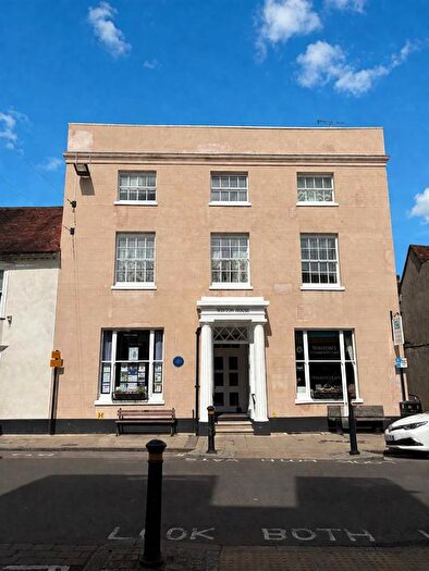 1 Bedroom Flat To Rent In High Street, Petersfield, GU32
