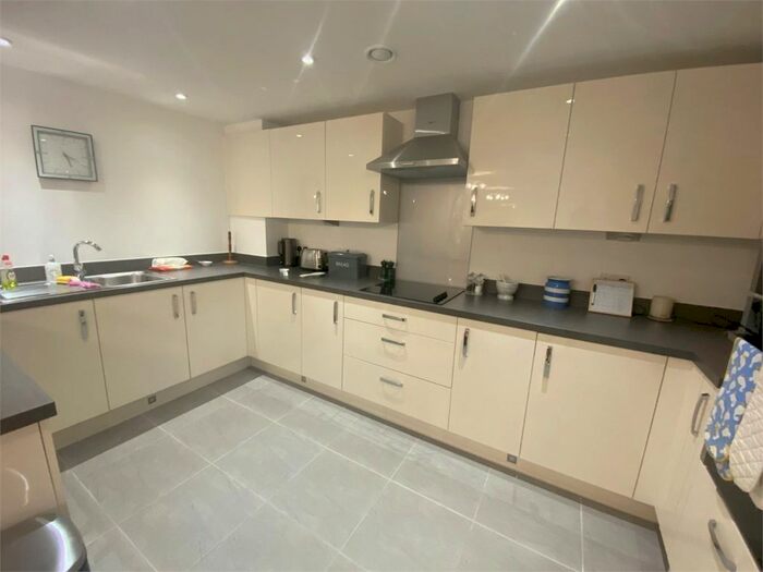 1 Bedroom Property To Rent In Albert Court, Reading Road, Henley-On-Thames, RG9