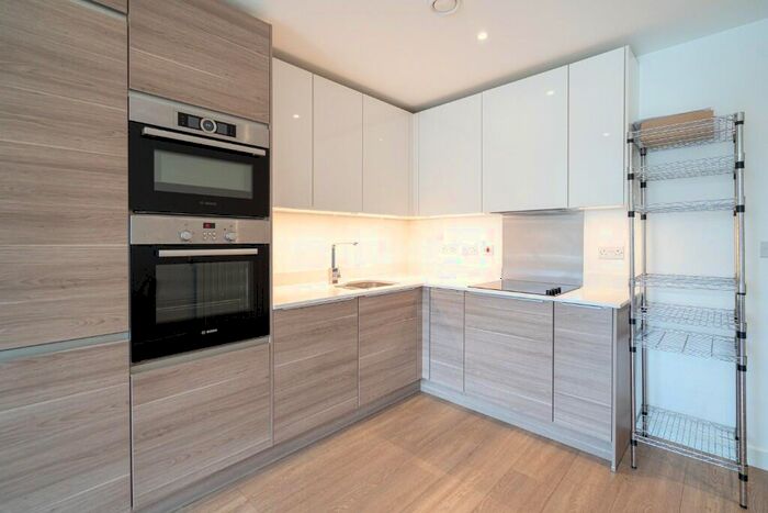 2 Bedroom Apartment To Rent In Whiting Way, London, SE16