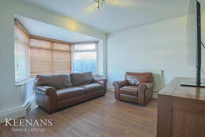 3 Bedroom Semi-Detached House For Sale In Lilac Avenue, Swinton, Manchester, M27