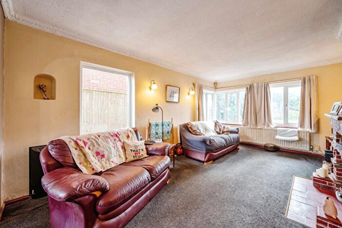 5 Bedroom Detached House For Sale In Manor Way, Hayling Island, Hampshire, PO11